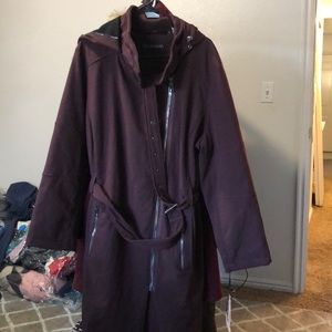 Very cute maroon coat